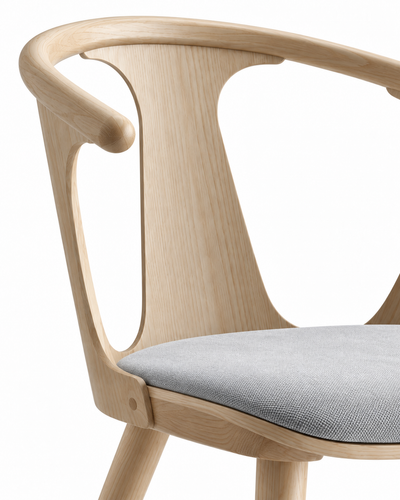 CROWN dining chair with armrests – close-up